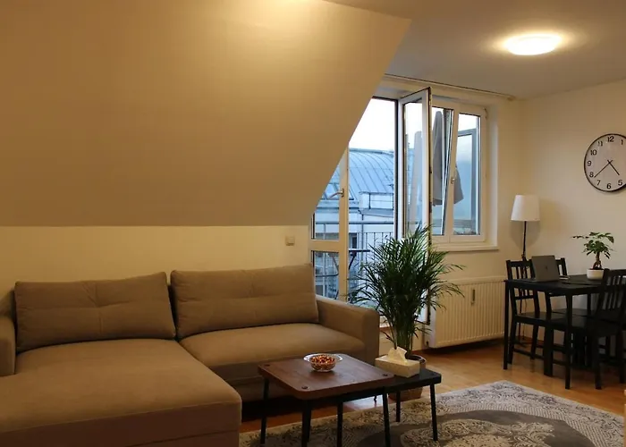 Top Floor Apartment Near Palace Schoenbrunn